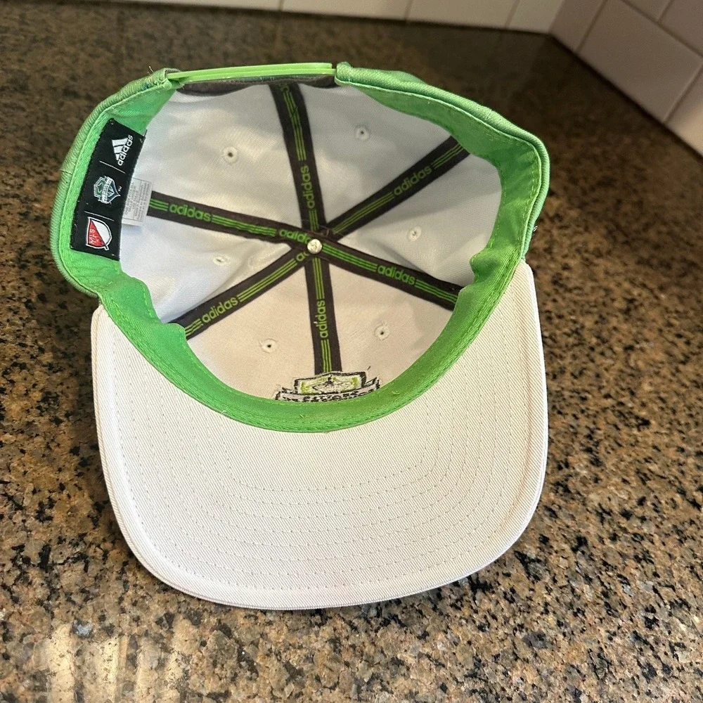 Seattle Sounders FC Hat‎ Adidas Snapback Men's OSFA Ombre Green White MLS